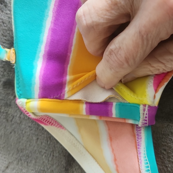 Victoria's Secret, Woman's Sz S/P, Rainbow Color Bikini Top, Just Stunning! - Picture 9 of 11